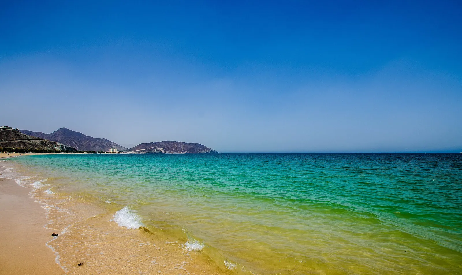 La baie et la plage de Khor Fakkan